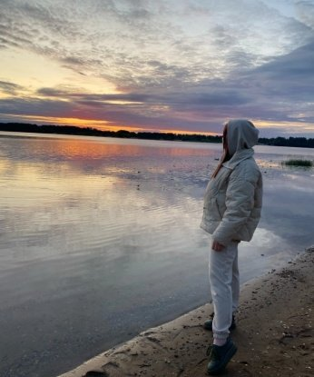 У меня есть опыт, чтобы удовлетворить самых требовательных мужчин. Я знаю, как создать атмосферу настоящего удовольствия и расслабления. 🌟 Встречи со мной – это увлекательное путешествие в мир наслаждений и страсти. 🌹 Живу в Москве и готова встретиться с тобой в любом месте Москвы. У меня есть отличные отзывы от довольных клиентов, которые оценили мои услуги и энергию. 💋 Мои фото настоящие, ты можешь убедиться в этом при встрече со мной. Жду твоего звонка для того, чтобы зажечь огонек страсти вместе! 🔥 Дюша